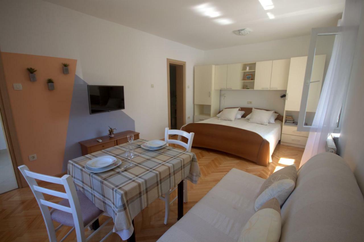 Apartments Katarina Porat Malinska Exterior photo